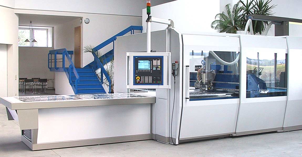 referenzen-luftfahrtindustrie-israel-aircraft-industries-hsc_bearbeitungszentrum-2500-x-1250-mm1